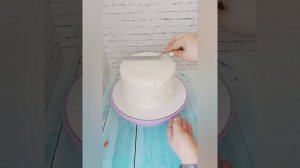 Рецепт финишного крема и процесс выравнивания тортика.