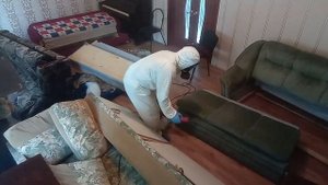 Обработка с помощью генератора холодного тумана помещения с большим количеством спальных мест