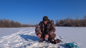 Чумовая зимняя рыбалка в астрахани 2023.На... бурились,На.. ходились,На.. долбились,Но рыбу поймали