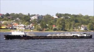 Сухогруз Невский 35 проходит Тутаев вниз по Волге 19 05 2021г