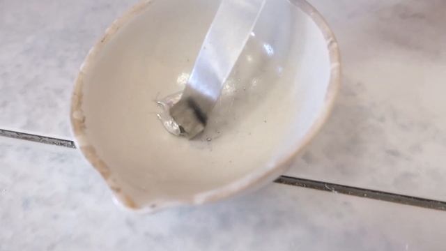 Реагируют ли алюминий с водой? смотреть онлайн