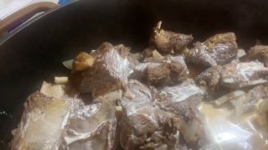 Мясо с грибами в сливочном соусе