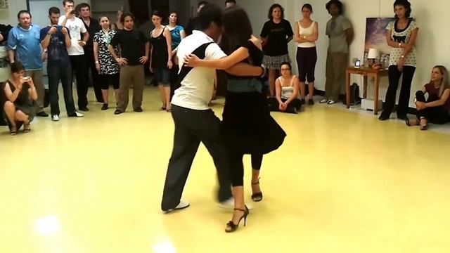 Sebastián and Roxana: demo: Vals, fluid giros - SMiTH 2011 смотреть онлайн