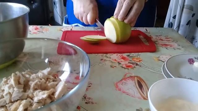 Салат с морковью , с яблоками, с куриной грудкой. смотреть онлайн