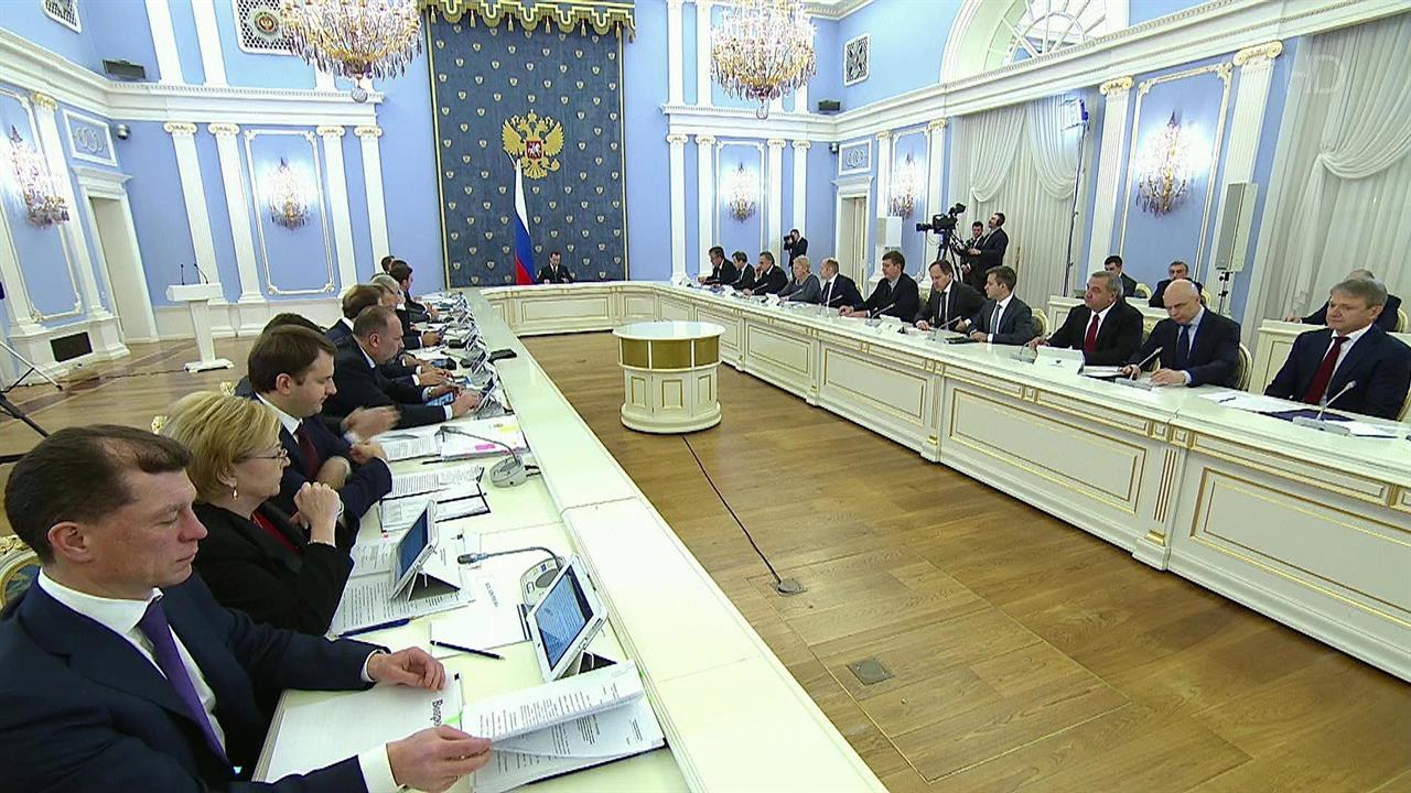Меры борьбы с долгами по зарплате обсуждались на заседании правительства