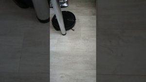 работа робота пылесоса HI HRT1W151