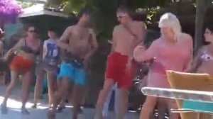 Русские туристы за границей   Тагил рулит