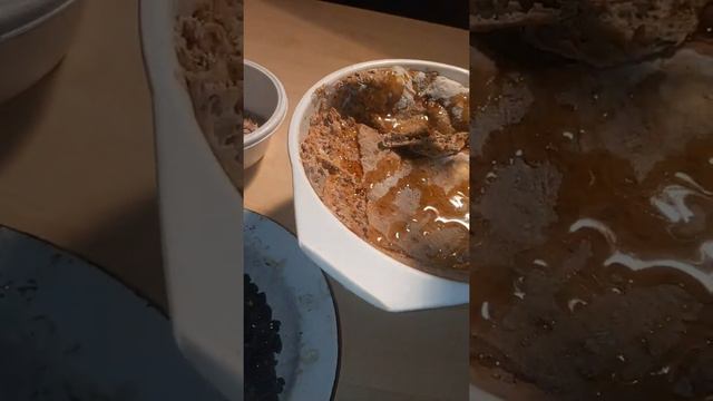 Oliven 🍞 Brot mit Sesam Öl und ordentlich Ölsaaten Mix und Aceto Balsamico Topping. смотреть онлайн