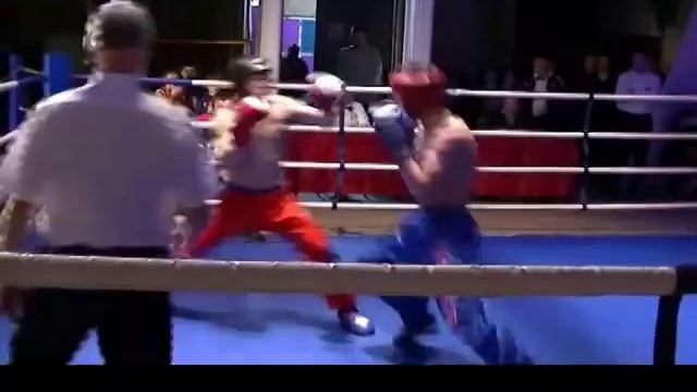 Чемпионы-кикбоксеры