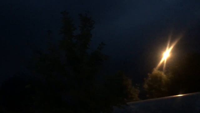 ЖЕСТЬ!!!САМАЯ СИЛЬНАЯ ГРОЗА В МОСКВЕ 27 ИЮЛЯ 2022 Г./УРАГАН!/МНОГО МОЛНИЙ!!! смотреть онлайн