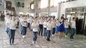 Сегодня праздник у девчат)))