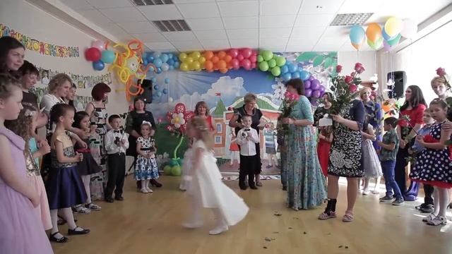 Поздравление воспитателей на выпускном в детском саду смотреть онлайн