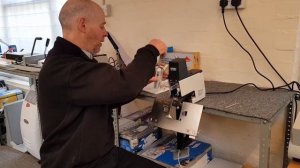 How to change the head on a Rapid 106 stapler