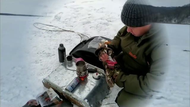 Зимняя рыбалка по подлещику и открыли сезон на Оскольском водохранилище смотреть онлайн