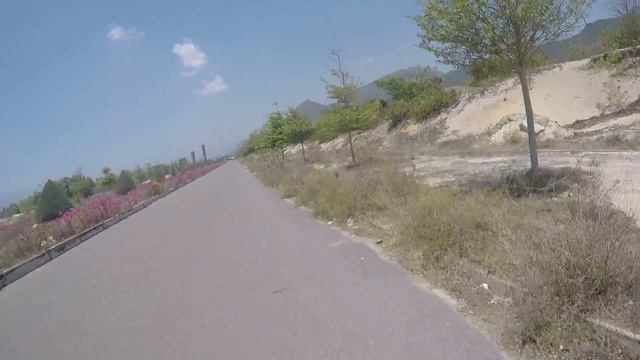 Вьетнам на байке. Выезд с пляжа Бай Зай (он же - пляж Бай Дай) смотреть онлайн