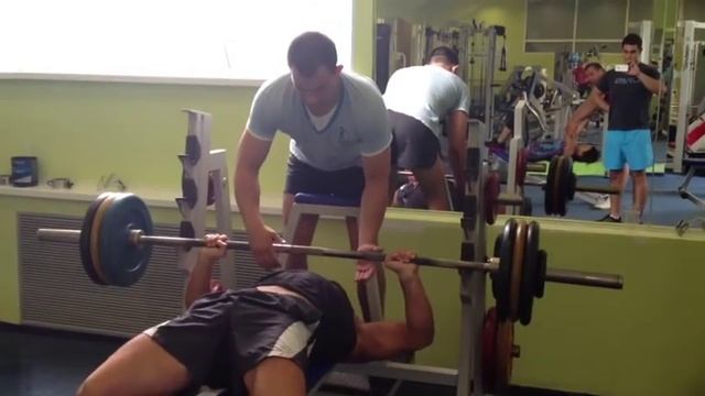 Еще На Шаг Вверх. Жим 135 Кг ;) смотреть онлайн