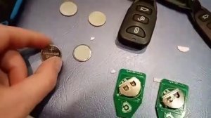 Разряжаются батареи CR2016 в брелке центрального замка. Решение.