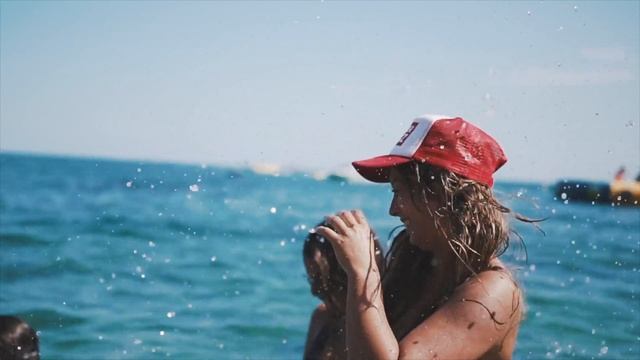 Be Your Party - Beach Party смотреть онлайн