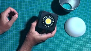 Распаковка дешевого осветителя с аккумулятором Ulanzi L023 40W Pro