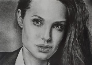 Анджелина Джоли рисую портрет карандашом. Художник @patsukevich_art | #angelinajolie #realism #drawi