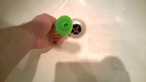 Пробка ДЛЯ ВАННОЙ - РАКОВИНЫ. рука