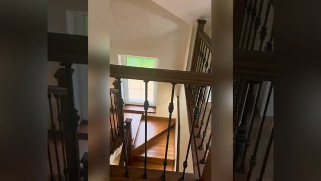 ЛЕСТНИЦА В КЛАССИЧЕСКОМ СТИЛЕ | Лестница закрытого типа | Лестница _под ключ_ смотреть онлайн