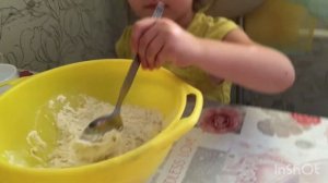 Быстрый способ приготовления тесто для лепки из муки. Ребёнок довольный, заменяет play doh