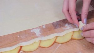 Розы из яблок