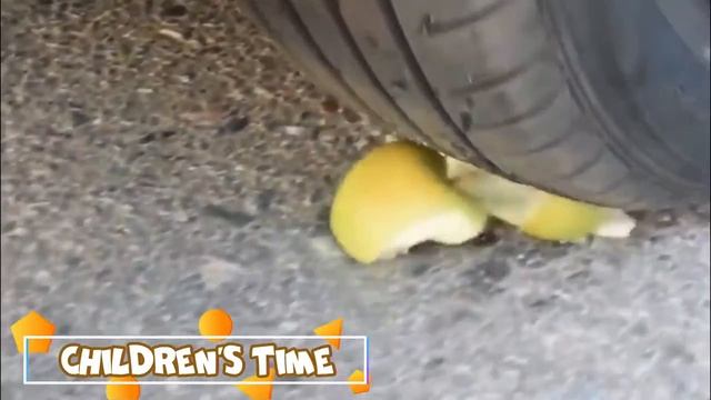 Эксперимент #5 - давим колесом авто яблоки, яйца, рафинад, сок и печенье! Залипательное видео!!!