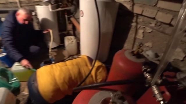 На Валеру напала собака. Едем на дачу, топим баню. Жарим шашлык смотреть онлайн