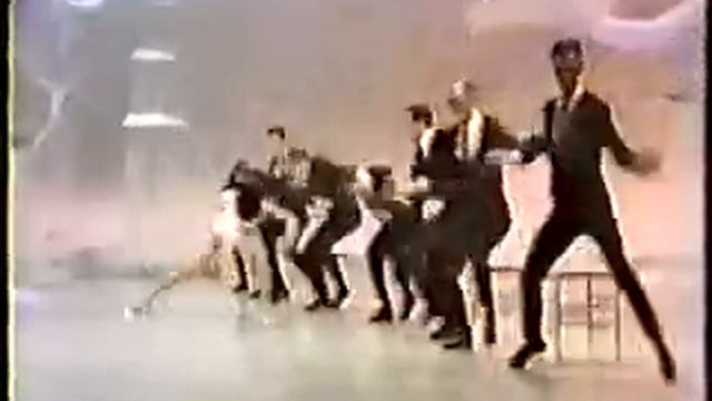 Chita Rivera performs "Blue" on the Hollywood Palace смотреть онлайн