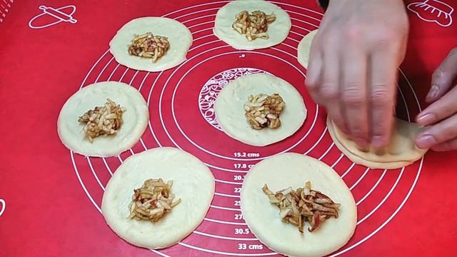 Аромат на весь дом! Булочки с яблоками и корицей.