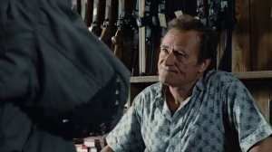 Терминатор - 1. T-800 отоваривается в оружейном магазине