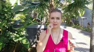 Почему женщины кричат в родах?