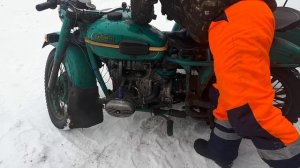 Запуск мотоцикла урал после длительного простоя, зимой.