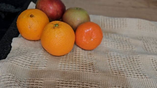 На 8 марта! Подарили С новым годом! / Злая жена выгнала мужа. / Самса и др. смотреть онлайн