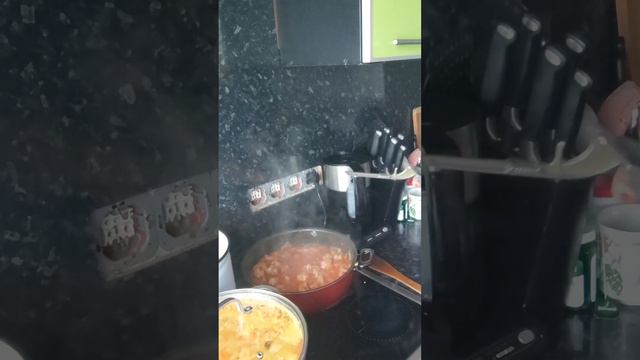 фрикадельки а томатном соусе с пюре смотреть онлайн