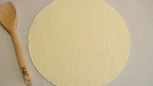 Пицца из слоеного дрожжевого теста