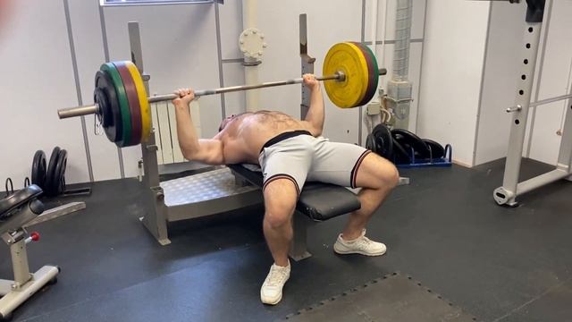 Жим лежа 140кг. Первая тренировка жима после сельмонеллеза. смотреть онлайн