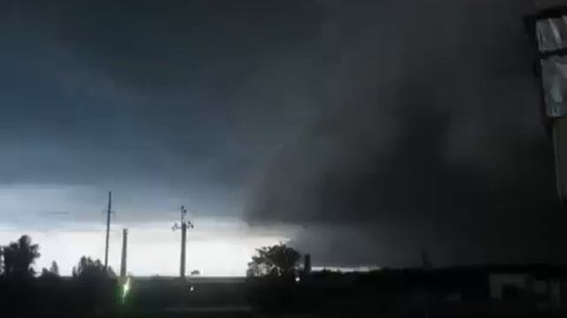 Гроза 14 июня 2012 в Новом Осколе, Белгородская обл. смотреть онлайн