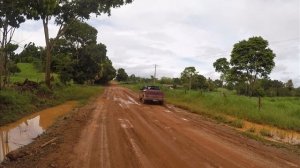 Fui em uma estrada vicinal e a festa no barro com a Fiat Toro foi top.