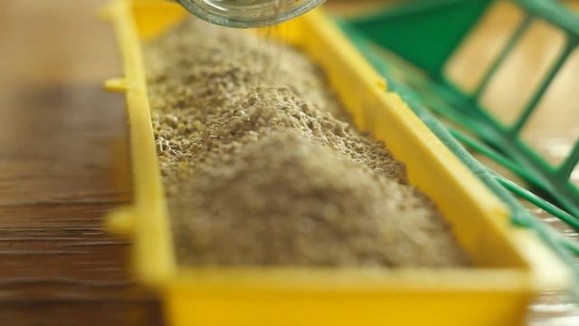 Кормушка лотковая для цыплят-бройлеров, индюшат, утят, гусей и кур несушек. смотреть онлайн