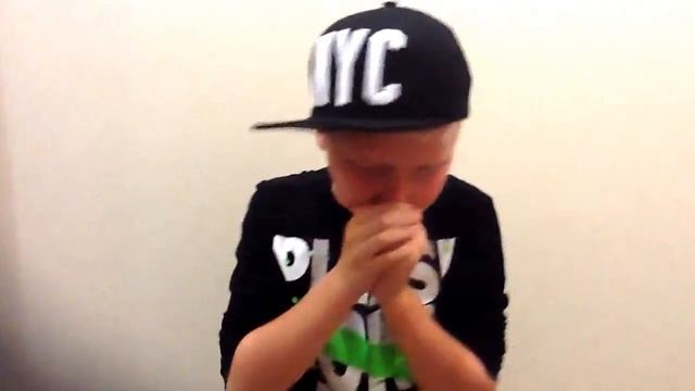 Я Амир и это мое первое видео) смотреть онлайн