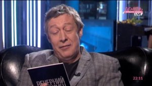 Михаил Ефремов читает по чувашски.