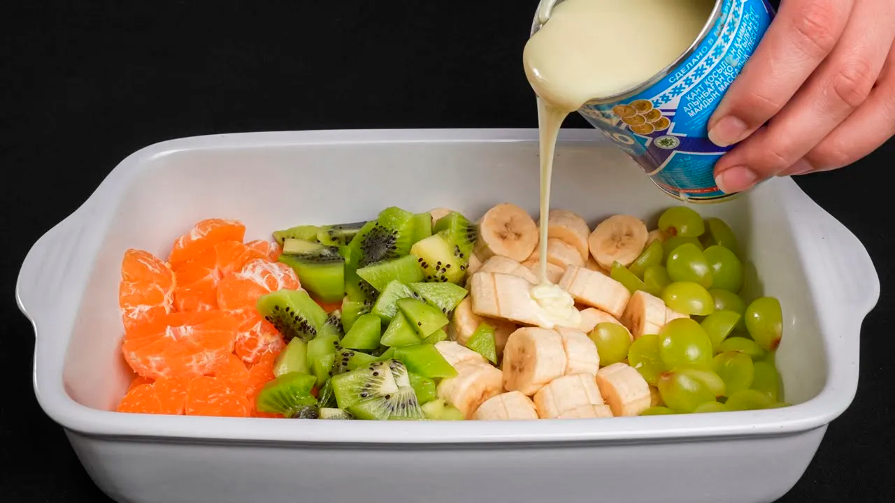 Только сгущенка и фрукты! Вы будете поражены! Вкусный десерт без выпечки за 5 минут