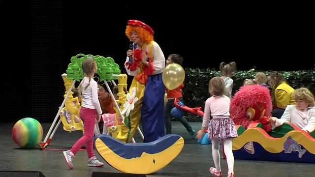 ДК "Нефтяник", Стихи на детской площадке_2018 смотреть онлайн