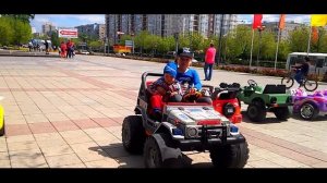 Гуляем. Катаемся на Машинках и ловим рыбку.№11