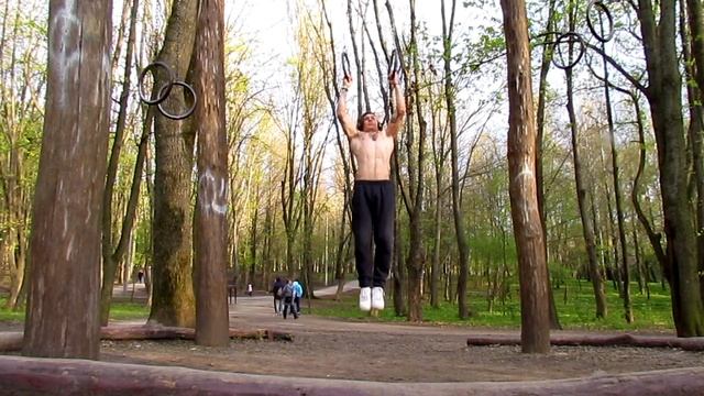 ТОП - 5 ПРОСТЫХ УПРАЖНЕНИЙ на КОЛЬЦАХ Для Начинающих ★