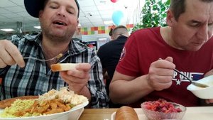 ОБЖОР в столовой с Лëхой/МУКБАНГ в столовке