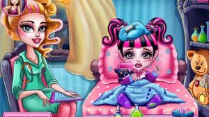 Лечим Малышку Монстр Хай